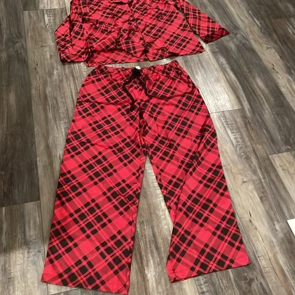 Victoria's Secret Pajama Set New Red Plaid Silky Satin Sz Large NWT Long Sleeve